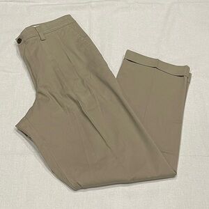 33x30, NWT, Dockers Pleated Cuffed Relaxed Fit